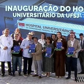 Personalidades da saúde de Divinópolis recebem Carteira Nacional do Sanitarista