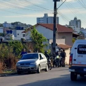 Vídeo: Homem é preso após tentativa de homicídio com duas vítimas em Carmo do Cajuru