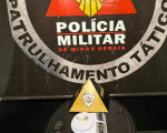 PM apreende drogas e prende suspeito de tr&aacute;fico no bairro Novo Horizonte, em Ita&uacute;na