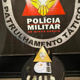 PM apreende drogas e prende suspeito de tráfico no bairro Novo Horizonte, em Itaúna