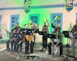 Seresta na Praça celebra o Dia dos Namorados com romantismo, música e emoção em Divinópolis