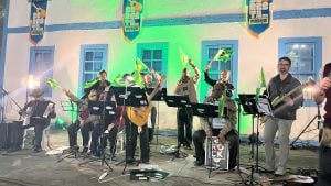 Seresta na Praça celebra o Dia dos Namorados com romantismo, música e emoção em Divinópolis