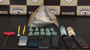 Trio &eacute; preso por tr&aacute;fico de drogas no Planalto, em Divin&oacute;polis