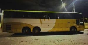 Torcedor do Cruzeiro morre ao tentar &lsquo;surfar&rsquo; em &ocirc;nibus na Grande BH