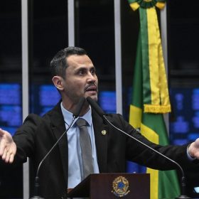 VÍDEO: Cleitinho diz que Lula será bem-vindo em Divinópolis: ‘Esse hospital é do povo’