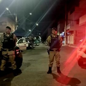PM atua no combate à desordem envolvendo moradores em situação de rua
