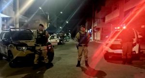 PM atua no combate &agrave; desordem envolvendo moradores em situa&ccedil;&atilde;o de rua