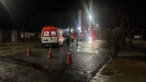 Divin&oacute;polis: Mulher atropelada no bairro Orion foi socorrida pelo Samu em estado grave
