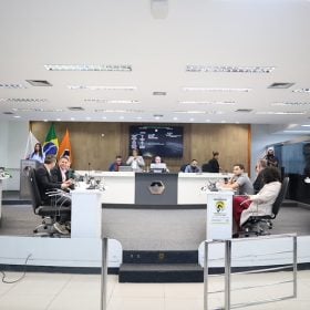 Câmara de Divinópolis altera horário de funcionamento nos dias de jogos do Brasil