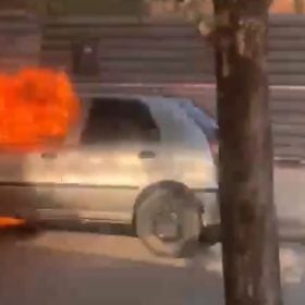 Veja vídeo: Carro é destruído pelo fogo no bairro Jardinópolis