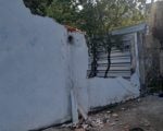 Caminh&atilde;o desgovernado atinge muro de escola em Divin&oacute;polis