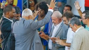 Em carta, PT busca aproximação com evangélicos e defende legado dos governos Lula