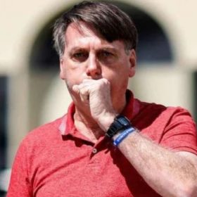Relatório aponta agravamento de crises de soluço de Bolsonaro