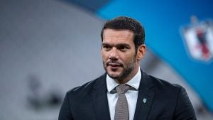 Presidente da CBF é acusado de usar verba da entidade para bancar mulheres em viagens internacionais