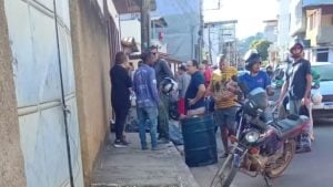 Homem mata quatro pessoas a facadas e é baleado pela PM em Minas