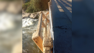 Prefeitura apura novo dano no guarda-corpo da ponte do Niterói e realiza reparos emergenciais