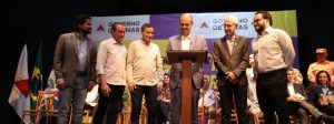 Governo de Minas transfere capital para Governador Valadares e anuncia R$ 2,8 bilhões do Acordo do Rio Doce para região atingida por rompimento de barragem
