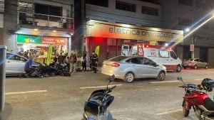 Vídeo: Acidente entre carro e moto deixa motociclista ferido no Centro de Divinópolis