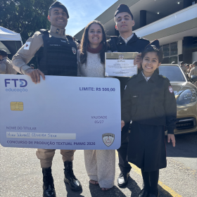 Jovem de Divinópolis é destaque estadual em concurso de redação e recebe homenagem em Belo Horizonte