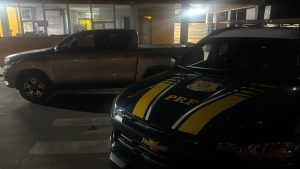 PRF identifica veículo adulterado e recupera carro furtado na BR-262, em Bom Despacho