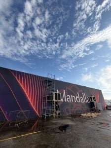 Villa do Hexa marca a reabertura do Mandalla e transforma os jogos da Seleção em uma grande experiência para os torcedores de Divinópolis