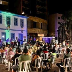 Seresta na Praça da Catedral celebra o Dia dos Namorados com música e romantismo