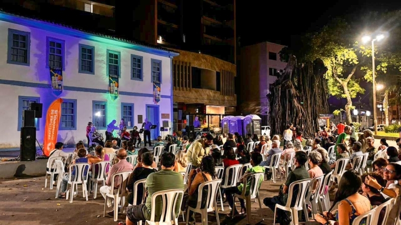 Seresta na Pra&ccedil;a da Catedral celebra o Dia dos Namorados com m&uacute;sica e romantismo