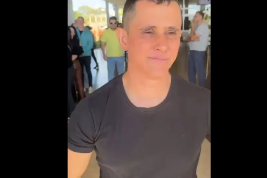Eduardo Azevedo fala sobre Matheus durante o vel&oacute;rio em Divin&oacute;polis