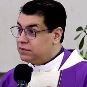 Padre Chrystian Shankar ganha destaque nacional ap&oacute;s repercuss&atilde;o de v&iacute;deo sobre aconselhamento a noiva