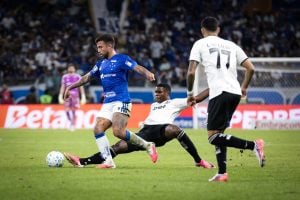 Cruzeiro perde para o Botafogo nas estreia do returno do Brasileirão e freia reação.