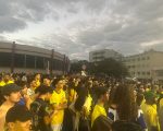 Brasil x Noruega: Torcedores lotam Praça do Mercado para a partida em Divinópolis