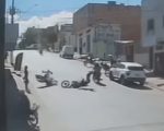 Equipe do SAMU atende acidente entre motos em Nova Serrana