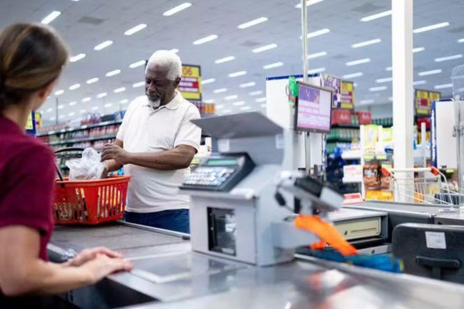 Com&eacute;rcio em funcionamento durante feriado ap&oacute;s novas regras do Minist&eacute;rio do Trabalho