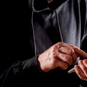 Dados mostram crescimento do estelionato no Brasil impulsionado por golpes digitais