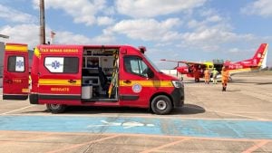 Helicóptero do Serviço Aéreo de Saúde durante transferência de bebê com cardiopatia de Divinópolis para Uberlândia.