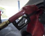 Governo inicia fim de subs&iacute;dios dos combust&iacute;veis ap&oacute;s queda no pre&ccedil;o do petr&oacute;leo