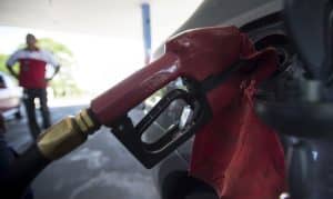 Governo inicia fim de subs&iacute;dios dos combust&iacute;veis ap&oacute;s queda no pre&ccedil;o do petr&oacute;leo