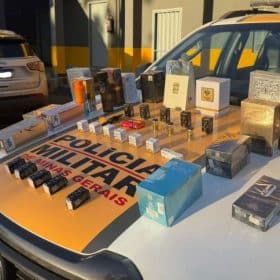 Homem &eacute; preso com perfumes e emagrecedores do Paraguai na MG-050, em Formiga