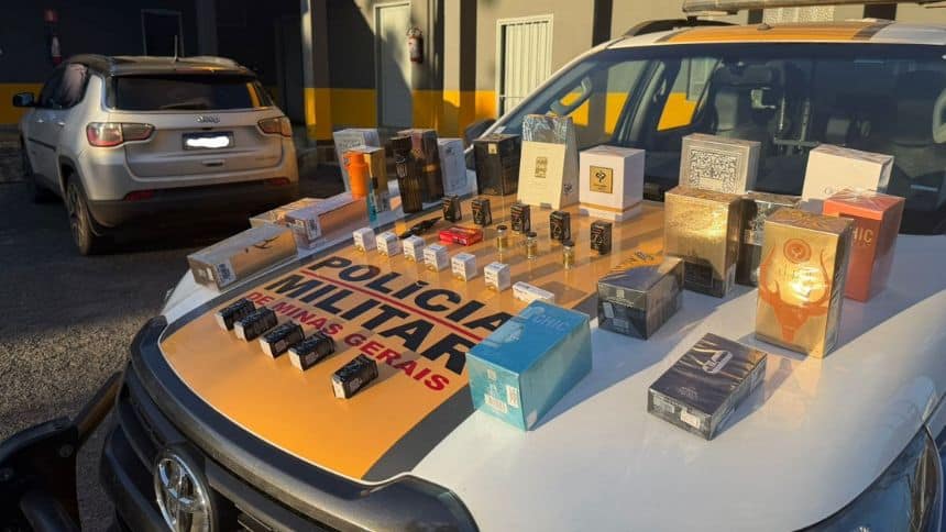 Homem &eacute; preso com perfumes e emagrecedores do Paraguai na MG-050, em Formiga