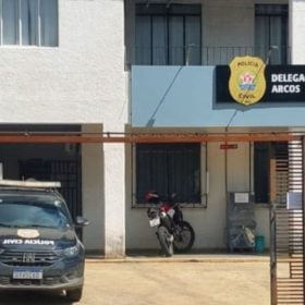 Homem mata a ex-companheira após separação em Arcos