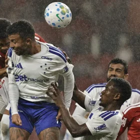 Cruzeiro vence o Inter fora de casa e sobe na tabela