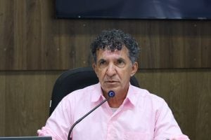 Vereador de Divinópolis conhece iniciativas de mobilidade em Nova Lima e entrega moção ao prefeito