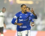 Matheus Pereira decide e Cruzeiro vence o Coritiba fora de casa