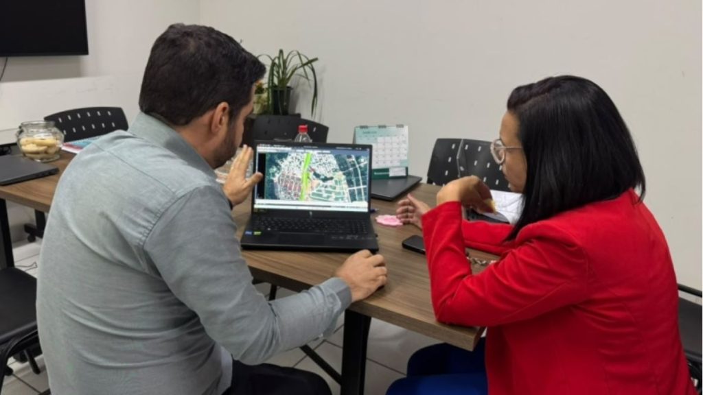 Prefeitura pede para DNIT ampliar projeto de duplica&ccedil;&atilde;o da BR-494, em Divin&oacute;polis