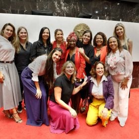 Deputados aprovam criação do Prêmio Ângela Diniz para reconhecer políticas de combate à violência contra as mulheres