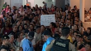 Servidores protestam contra reforma do Diviprev em reunião da Câmara