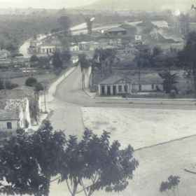 Santo Antônio dos Campos é distrito ou bairro de Divinópolis?
