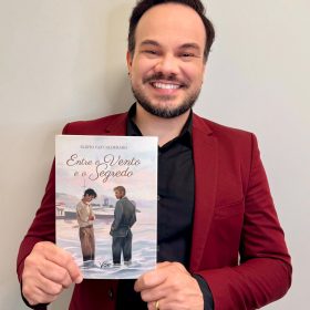 FL&Aacute;VIO VAZ CALDERARO LAN&Ccedil;A NOVO LIVRO.