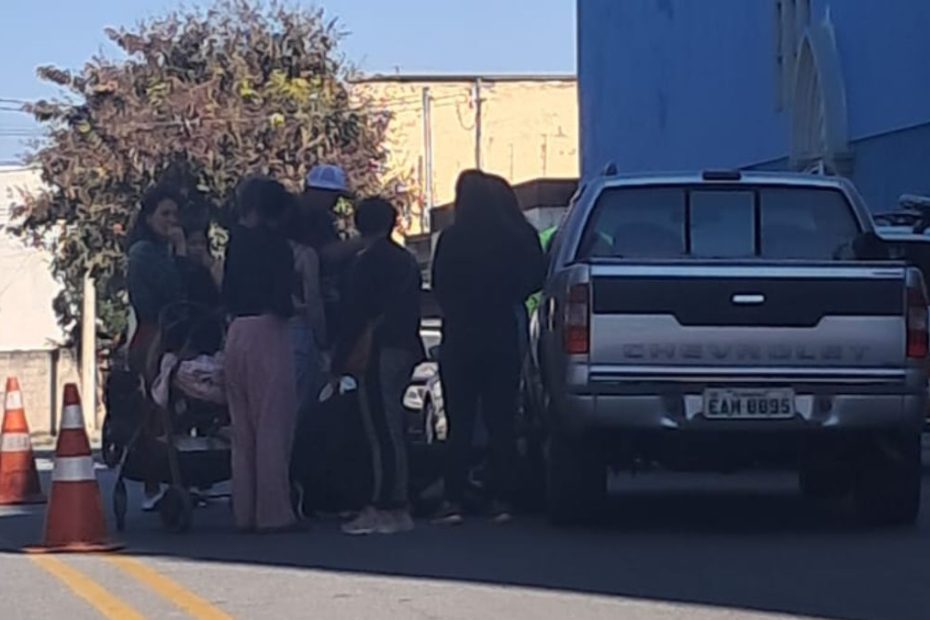 Acidente &eacute; registrado na av. 21 de Abril, no Centro de Divin&oacute;polis