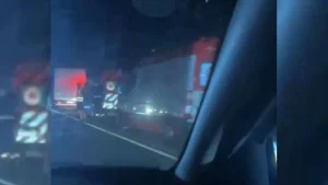 Acidente na BR-494 envolvendo veículos durante a noite